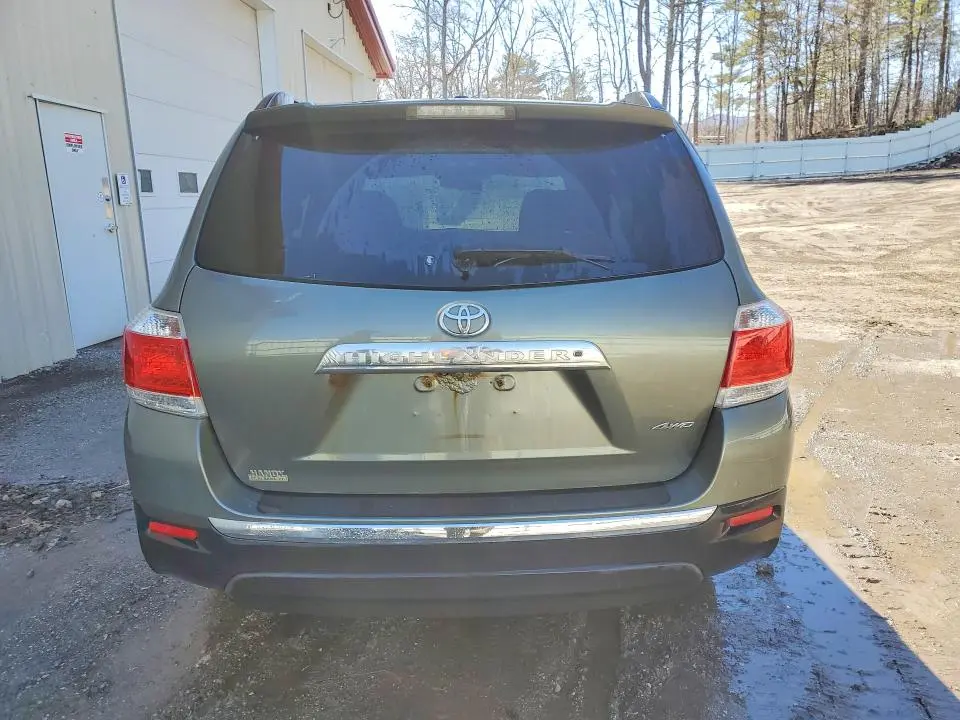 2011 TOYOTA HIGHLANDER BASE  