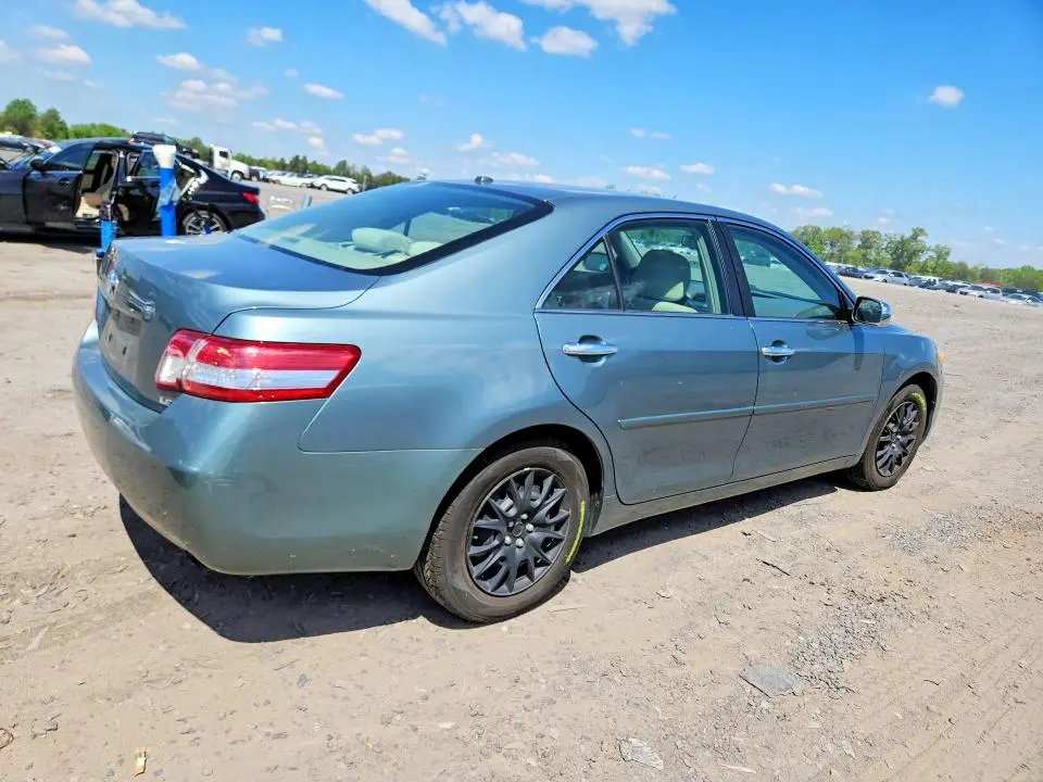 2010 TOYOTA CAMRY LE  