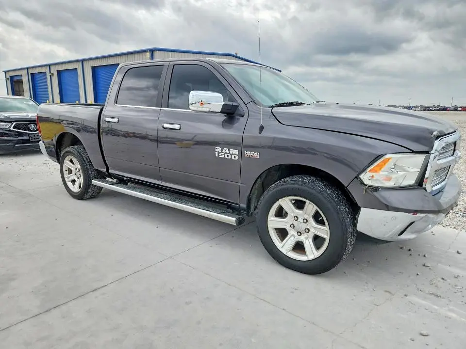2018 RAM 1500 SLT  