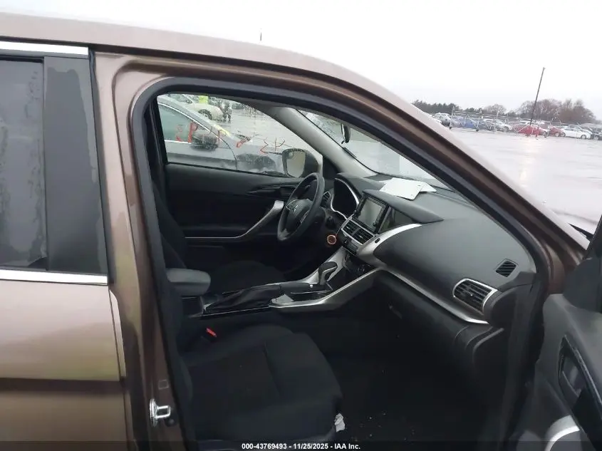 2018 MITSUBISHI ECLIPSE CROSS ES