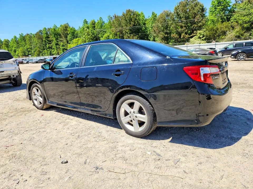 2014 TOYOTA CAMRY SE  