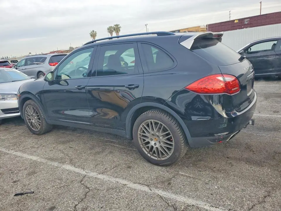2014 PORSCHE CAYENNE   