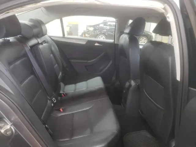 2015 VOLKSWAGEN JETTA SE  
