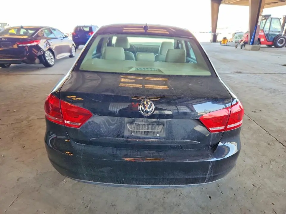 2015 VOLKSWAGEN PASSAT SE  