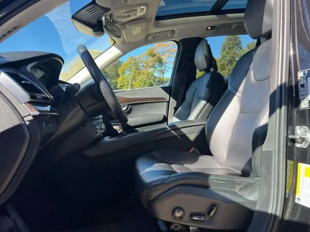 2016 VOLVO XC90 T6