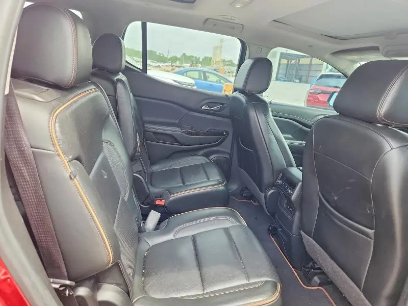 2021 GMC ACADIA AT4  