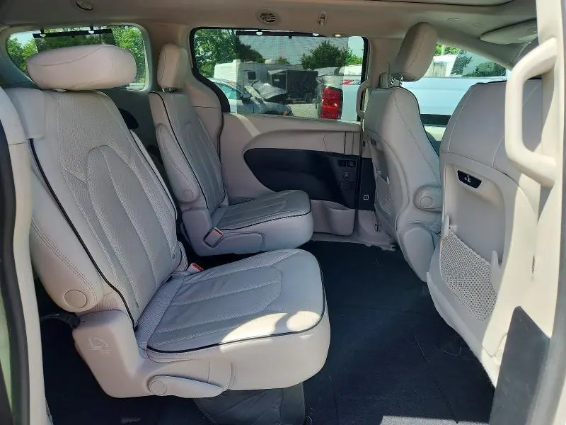 2021 CHRYSLER PACIFICA LIMITED  
