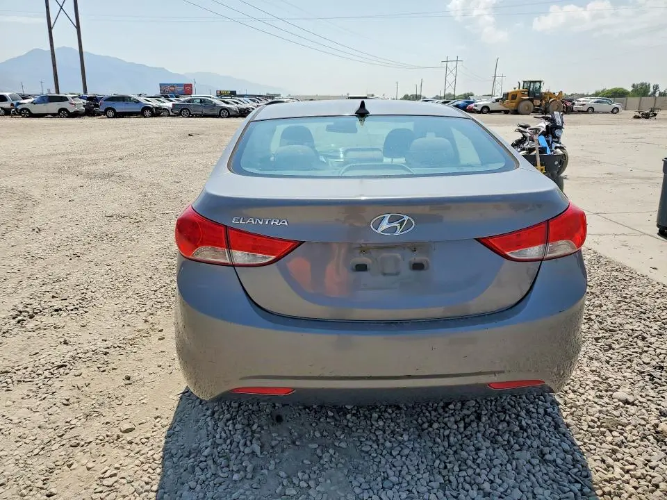 2013 HYUNDAI ELANTRA GLS  