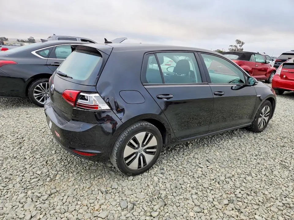 2016 VOLKSWAGEN E-GOLF SE  
