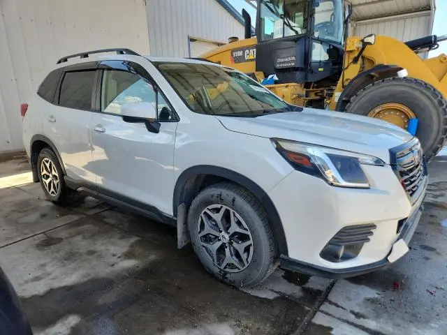 2022 SUBARU FORESTER PREMIUM  