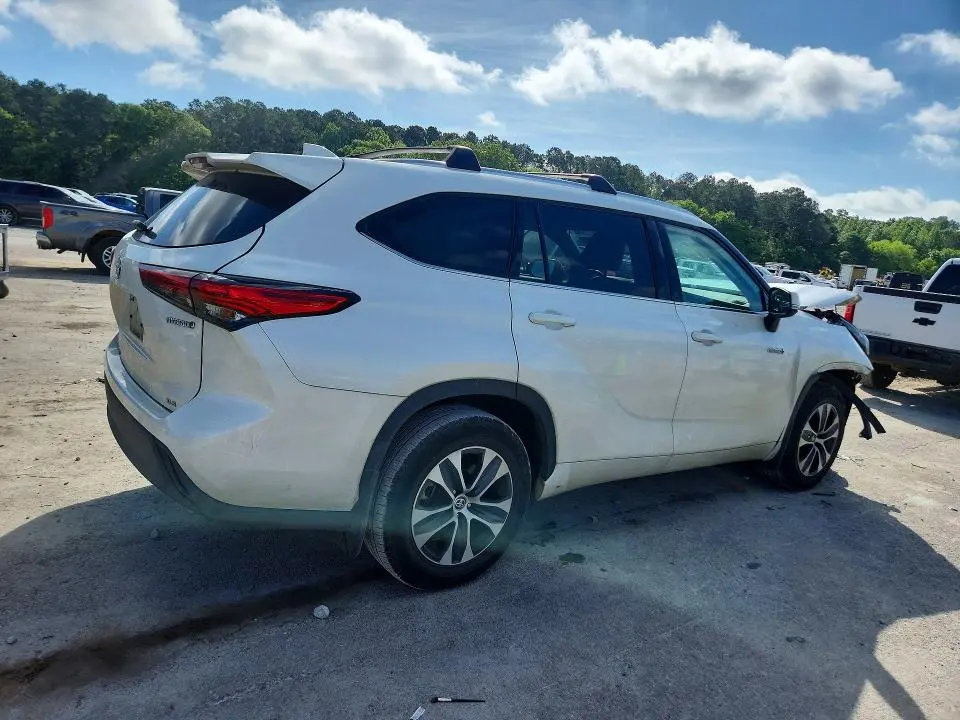 2021 TOYOTA HIGHLANDER HYBRID XLE  