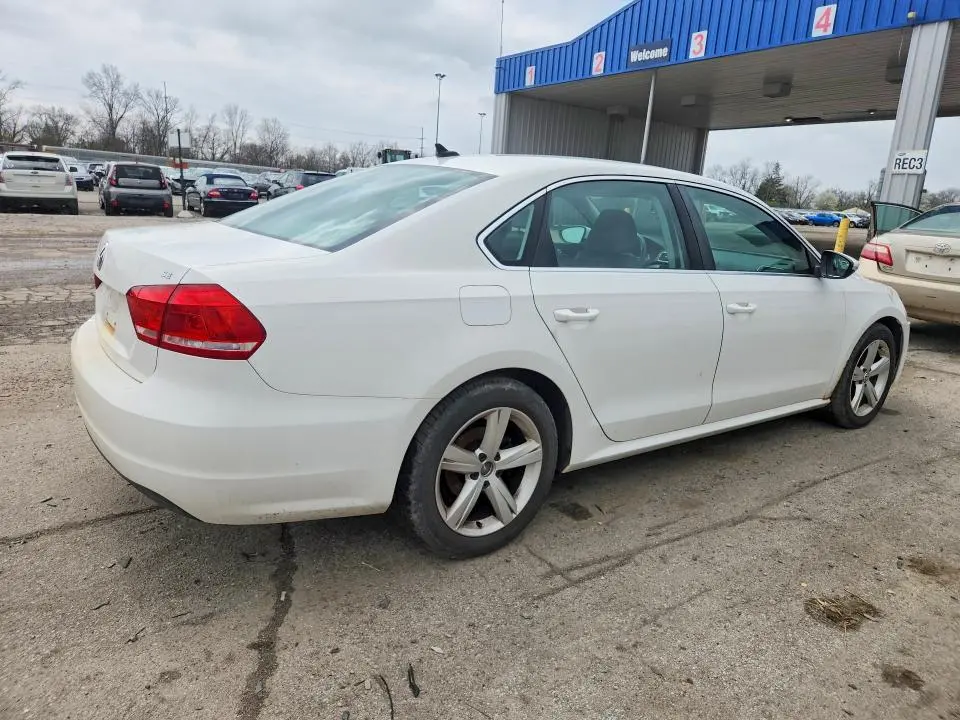2012 VOLKSWAGEN PASSAT SE  