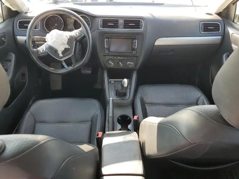 2015 VOLKSWAGEN JETTA SE  