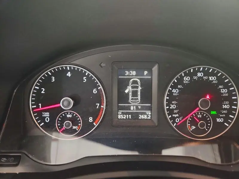 2015 VOLKSWAGEN EOS LUX  
