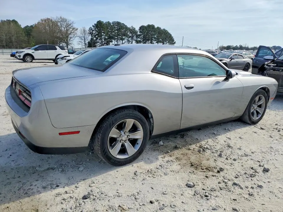 2016 DODGE CHALLENGER SXT  