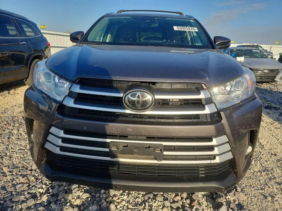 2017 TOYOTA HIGHLANDER XLE  