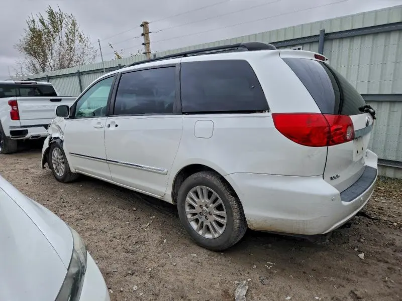 2010 TOYOTA SIENNA XLE  