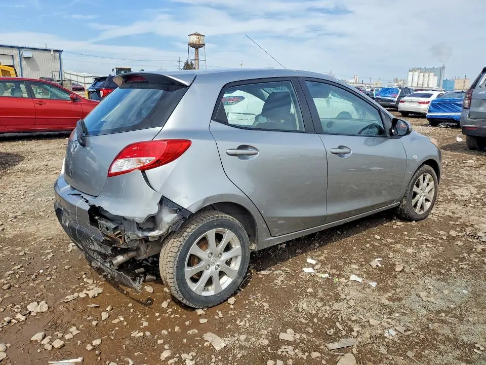 2013 MAZDA MAZDA2   