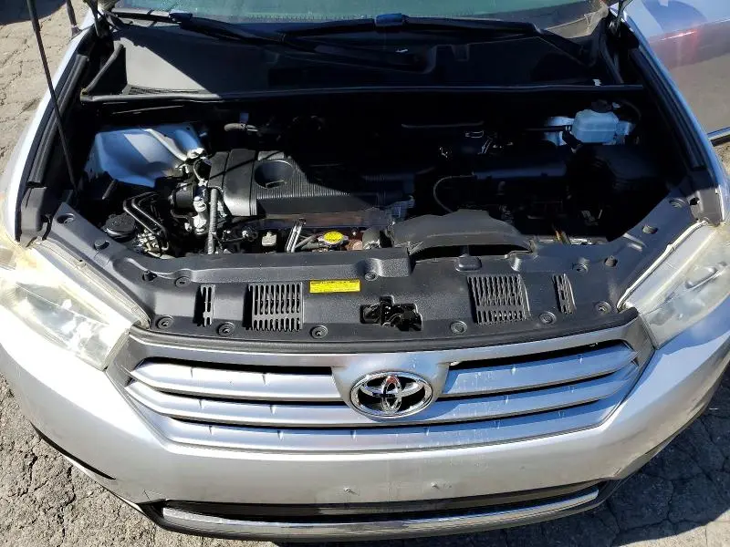 2012 TOYOTA HIGHLANDER BASE  
