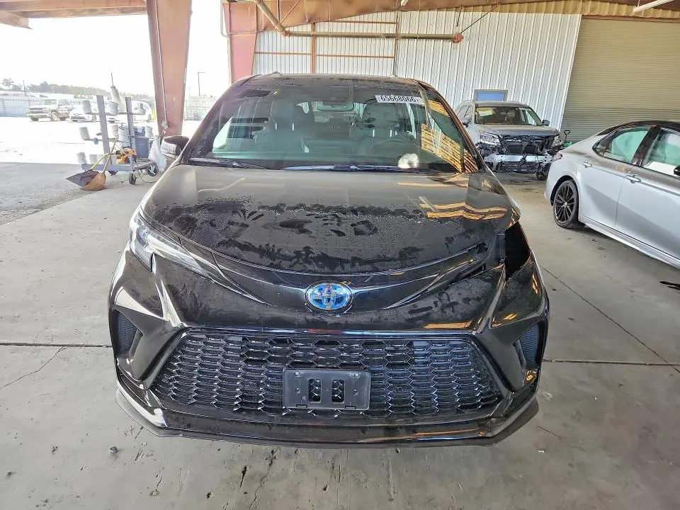 2025 TOYOTA SIENNA XSE 7-PASSENGER  