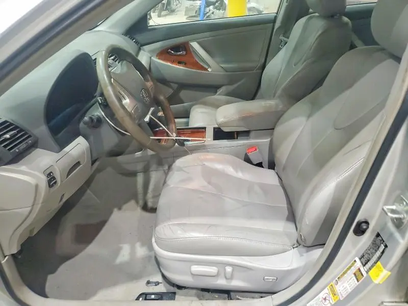 2011 TOYOTA CAMRY XLE  