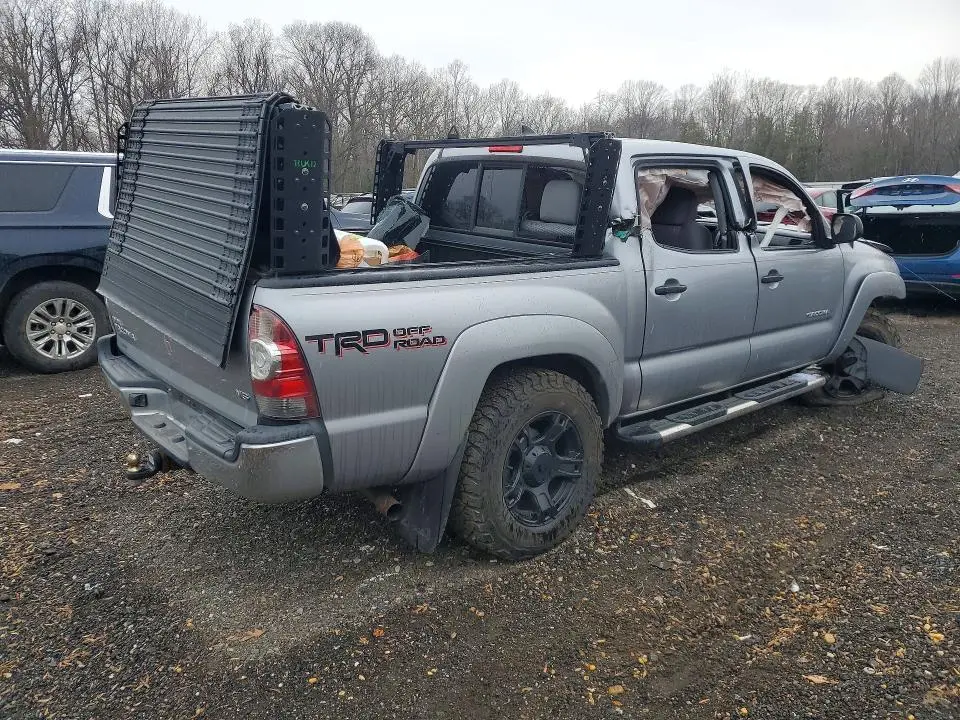 2015 TOYOTA TACOMA V6  