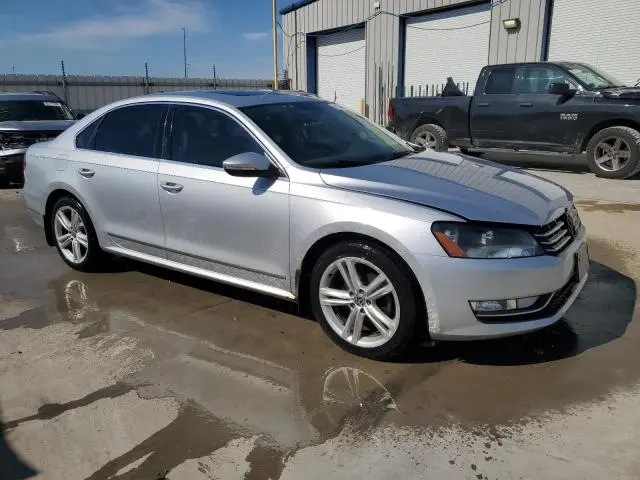 2012 VOLKSWAGEN PASSAT SE