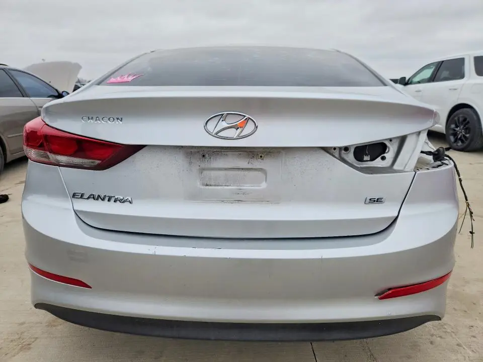 2018 HYUNDAI ELANTRA SE  