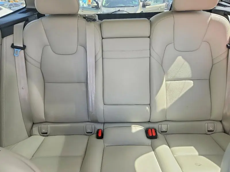 2018 VOLVO XC60 T5 MOMENTUM  