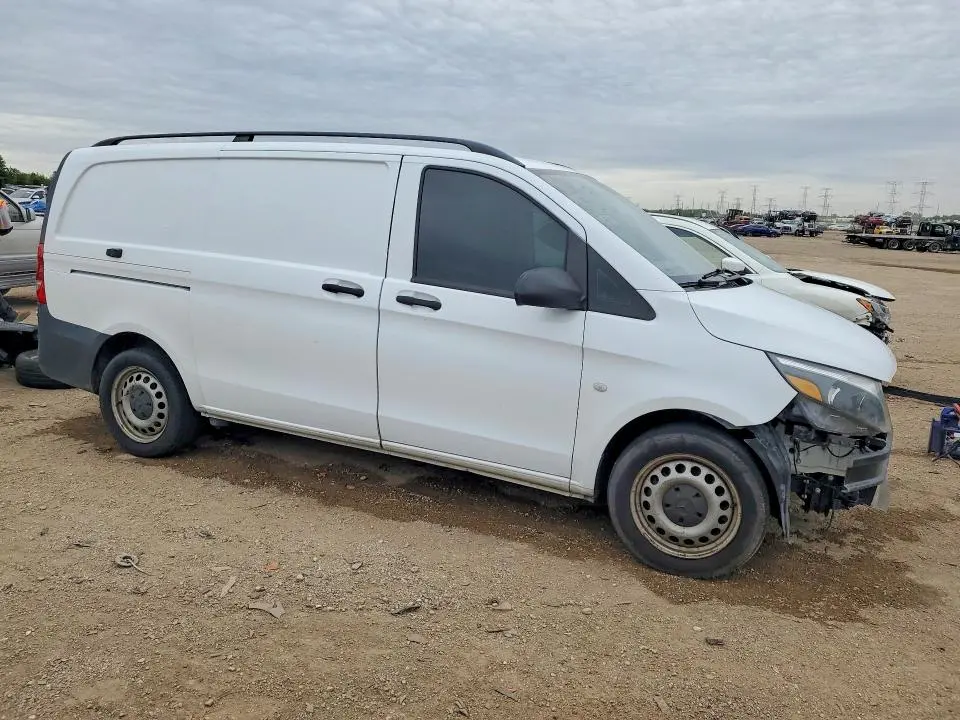 2016 MERCEDES-BENZ METRIS   