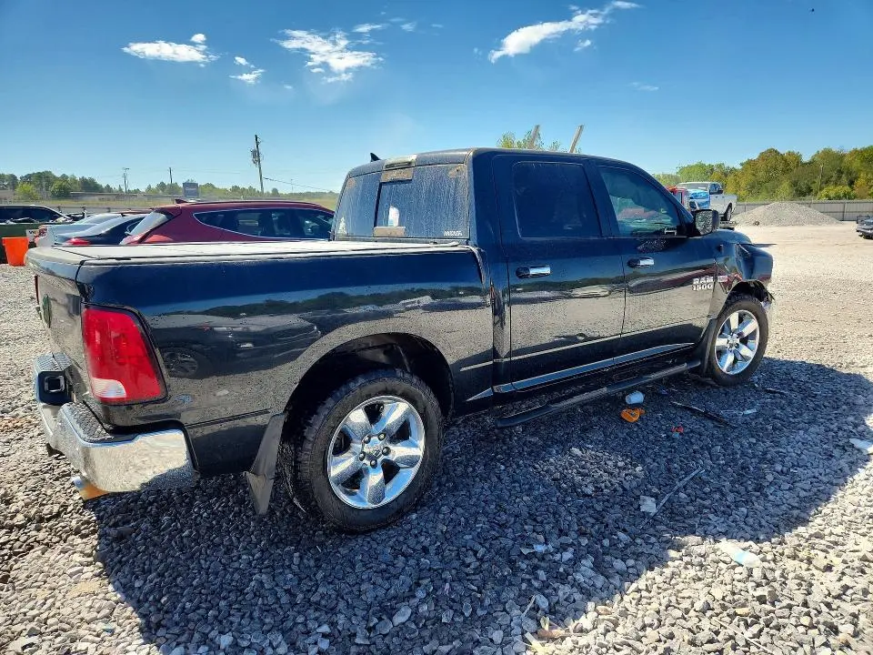 2016 RAM 1500 SLT  
