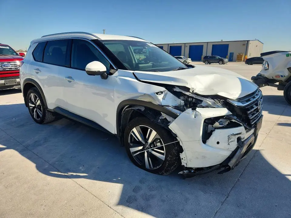 2024 NISSAN ROGUE SL  