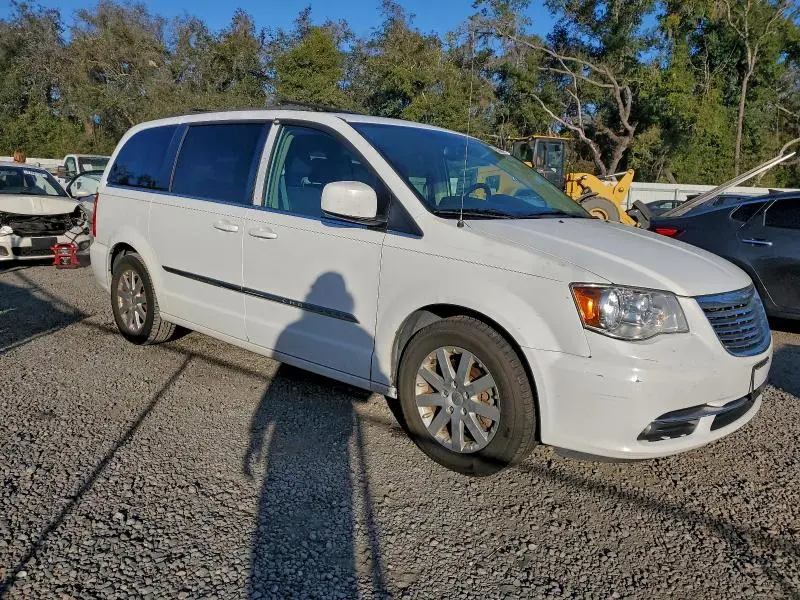 2016 CHRYSLER TOWN AND C   