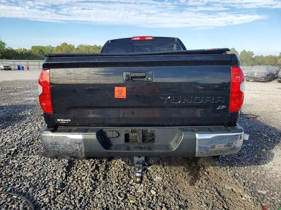 2017 TOYOTA TUNDRA SR5  