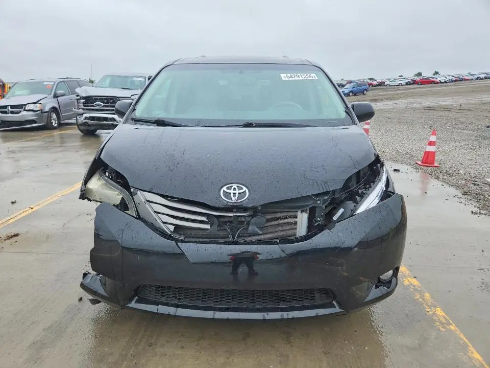 2013 TOYOTA SIENNA XLE 8-PASSENGER  