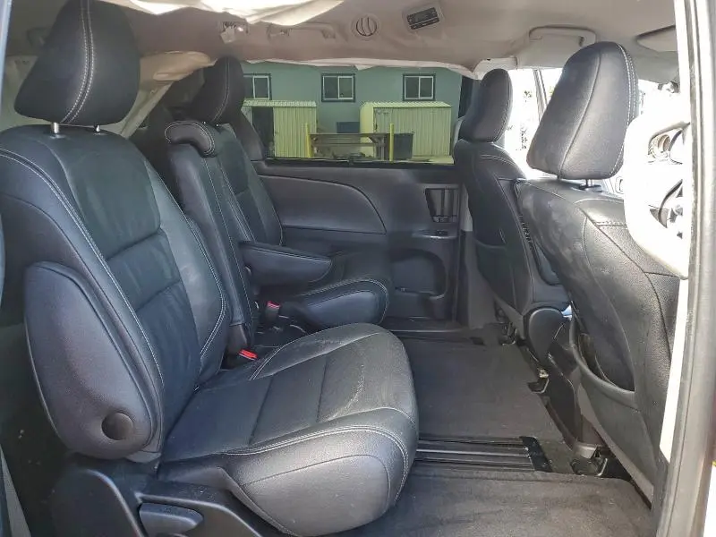 2015 TOYOTA SIENNA SPORT  