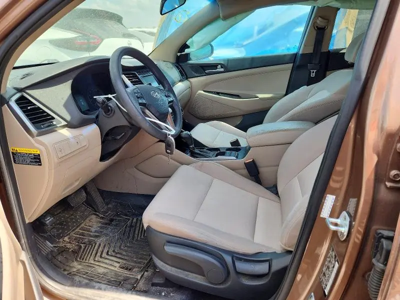2017 HYUNDAI TUCSON SE  
