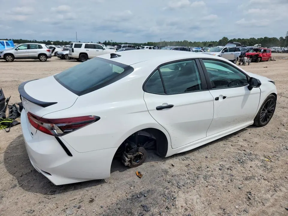 2022 TOYOTA CAMRY SE NIGHTSHADE  