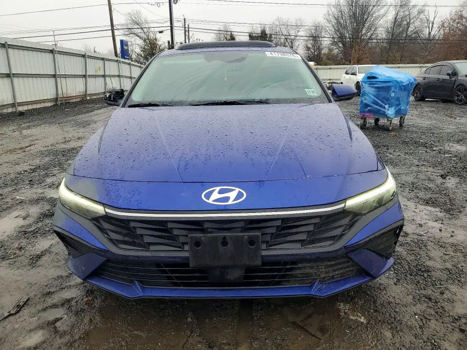 2024 HYUNDAI ELANTRA SEL  