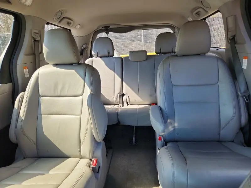 2017 TOYOTA SIENNA XLE 7-PASSENGER  