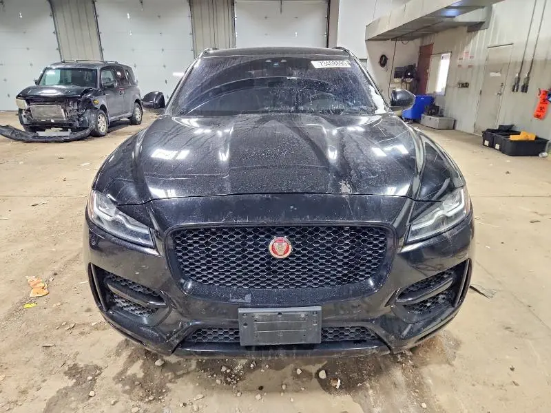 2017 JAGUAR F-PACE R - SPORT  