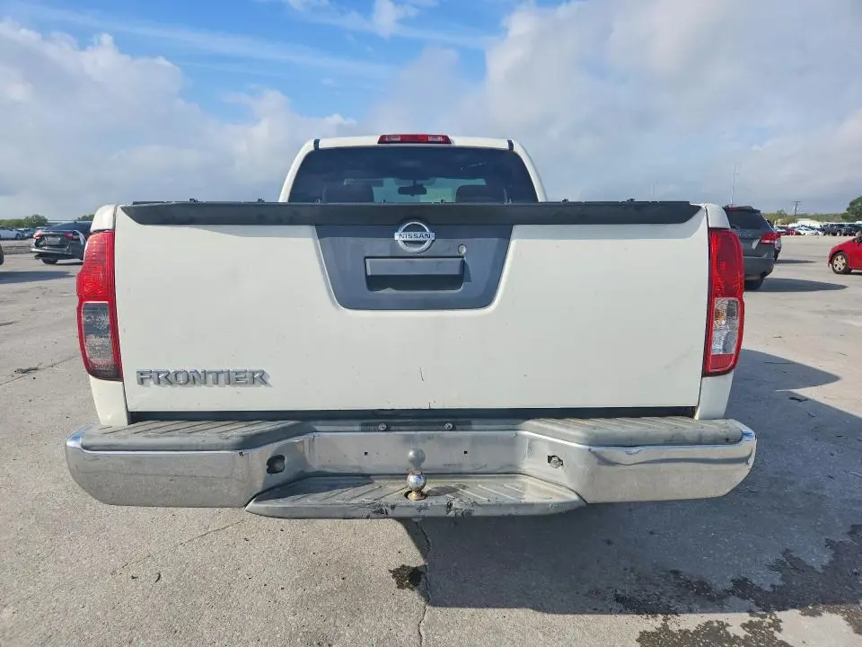 2014 NISSAN FRONTIER S  