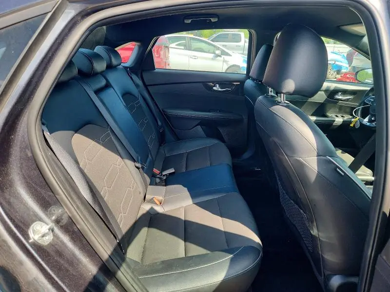 2023 KIA FORTE GT LINE  