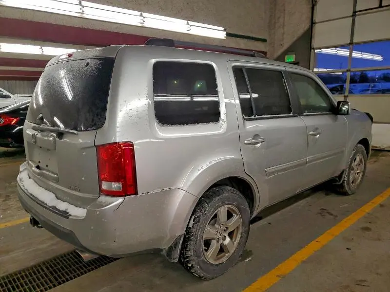 2011 HONDA PILOT EXLN  