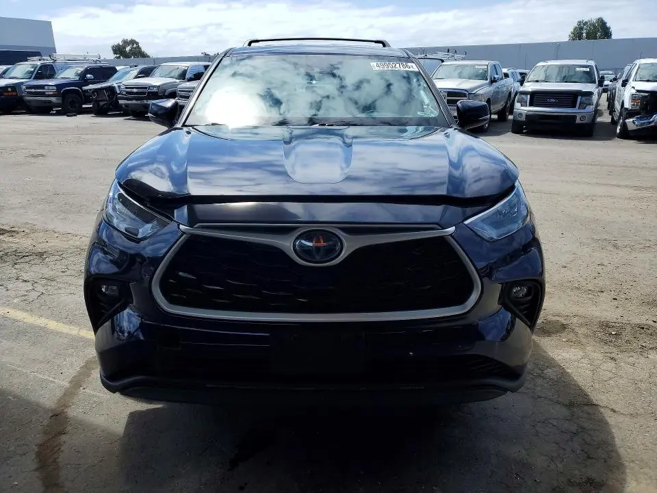 2020 TOYOTA HIGHLANDER HYBRID LE  