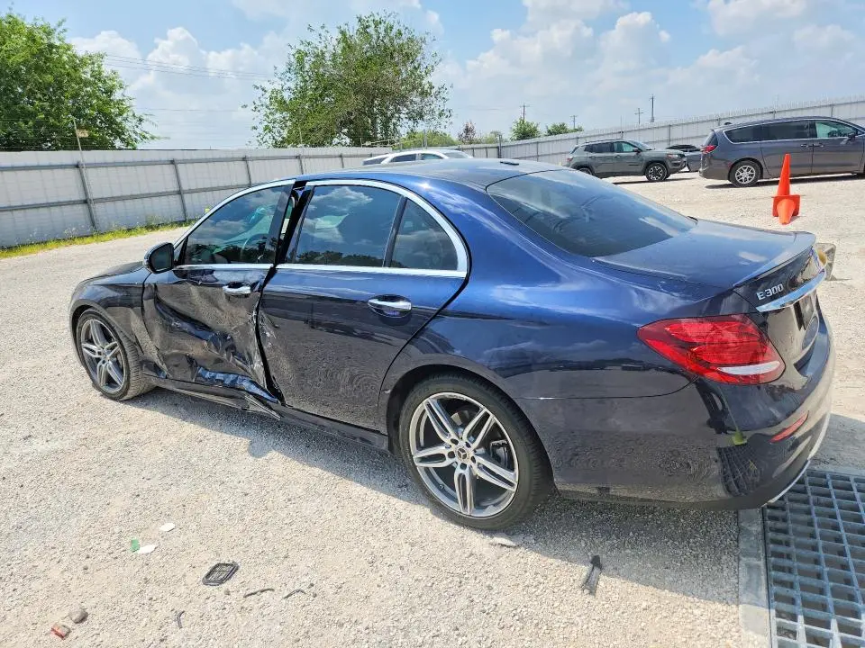2019 MERCEDES-BENZ E 300  