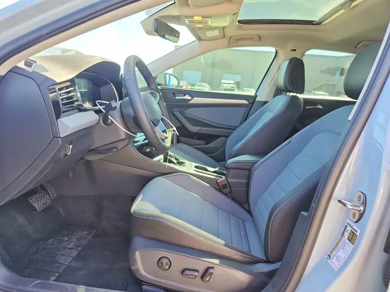 2025 VOLKSWAGEN JETTA SE  