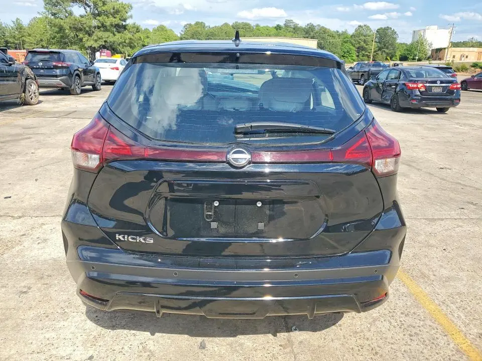 2024 NISSAN KICKS S  