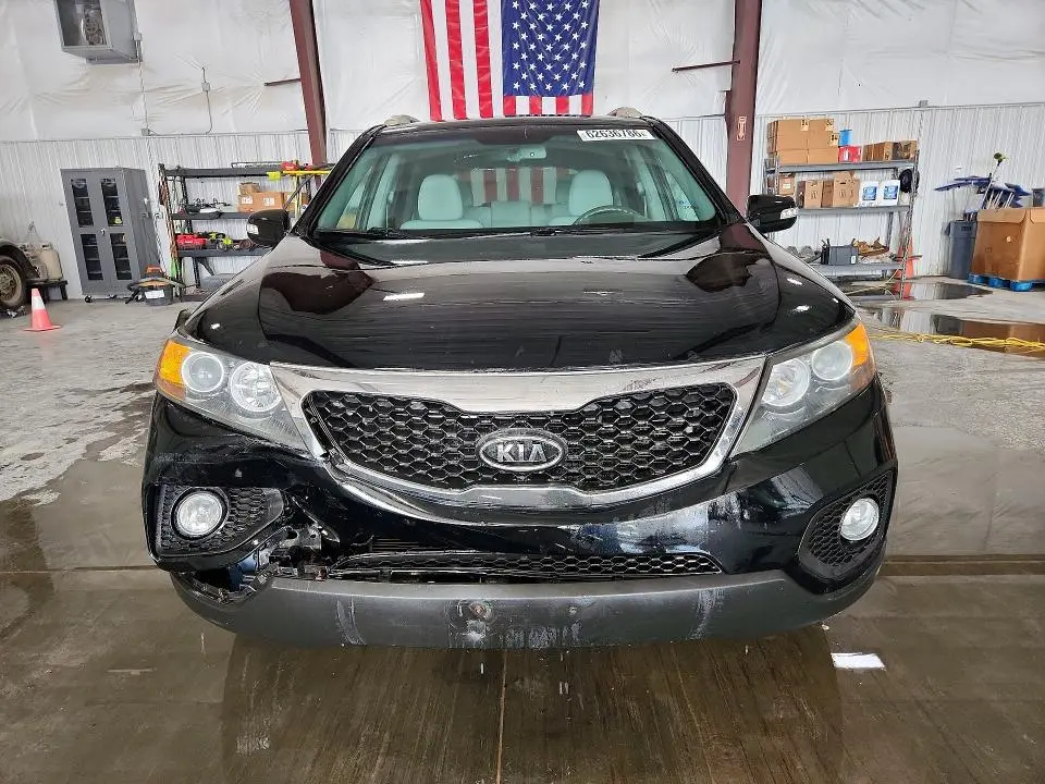 2013 KIA SORENTO LX  