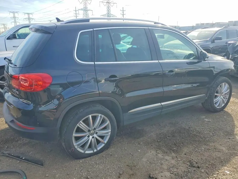 2013 VOLKSWAGEN TIGUAN S  